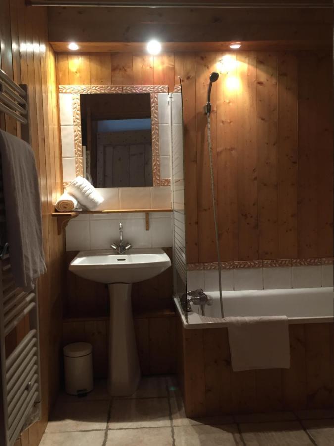 Paisible chalet montagne avec option jacuzzi Séez Extérieur photo